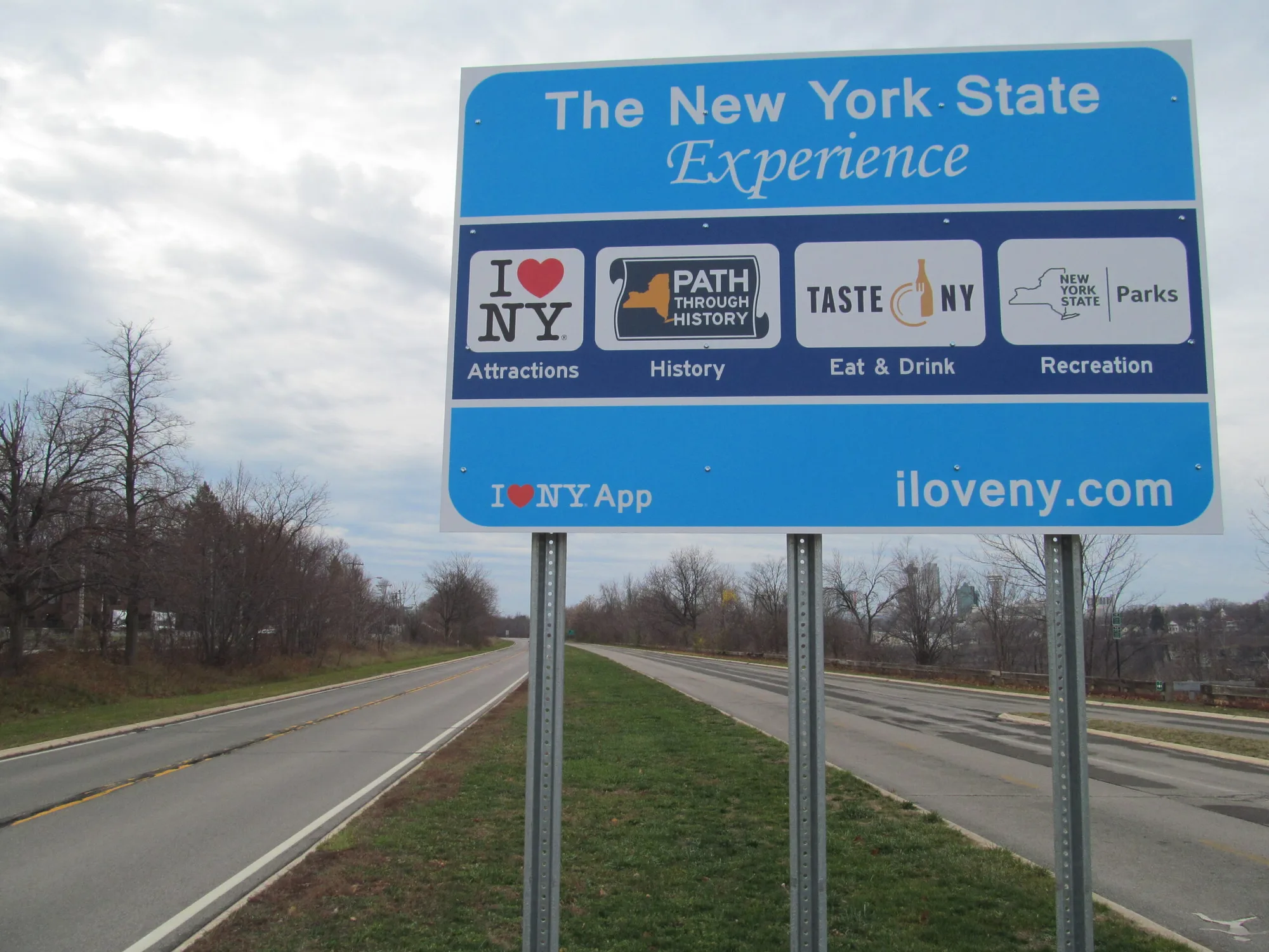 Feds to Cuomo: Parkway Signage out of Compliance