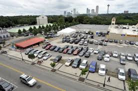 The property where Hamister is building his inflated price hotel is 300 feet from the entrance to Niagara Falls State Park. Mayor Dyster had to fight the council back in 2013 in order to sell the $1.5 million property to Hamister for $100,000. Why, even as a parking lot, it made more than $100,000 per year. But Dyster fought it - telling everyone in the media that the hotel was going to be an upscale hotel with apartments and stores and would create 130 jobs.