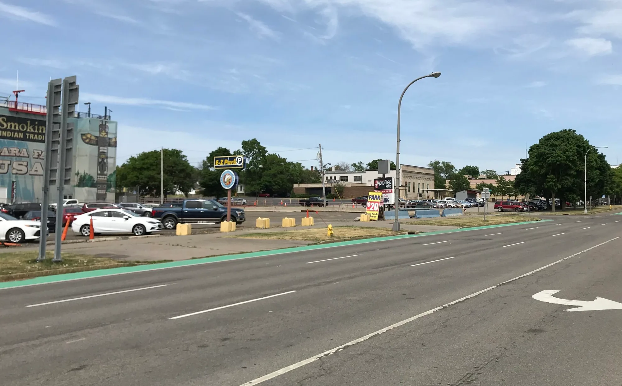 Plenty of Space at the ‘Open Air Artisan Market’ in Downtown Niagara Falls