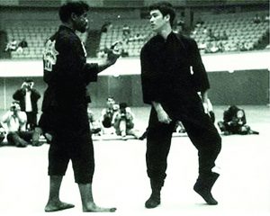 victor-moore-bruce-lee-1967-lbi-1024x818