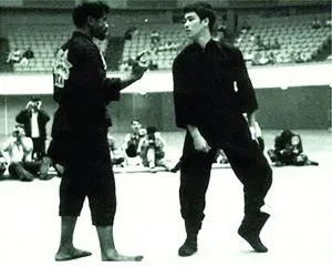 victor-moore-bruce-lee-1967-lbi-1024x818