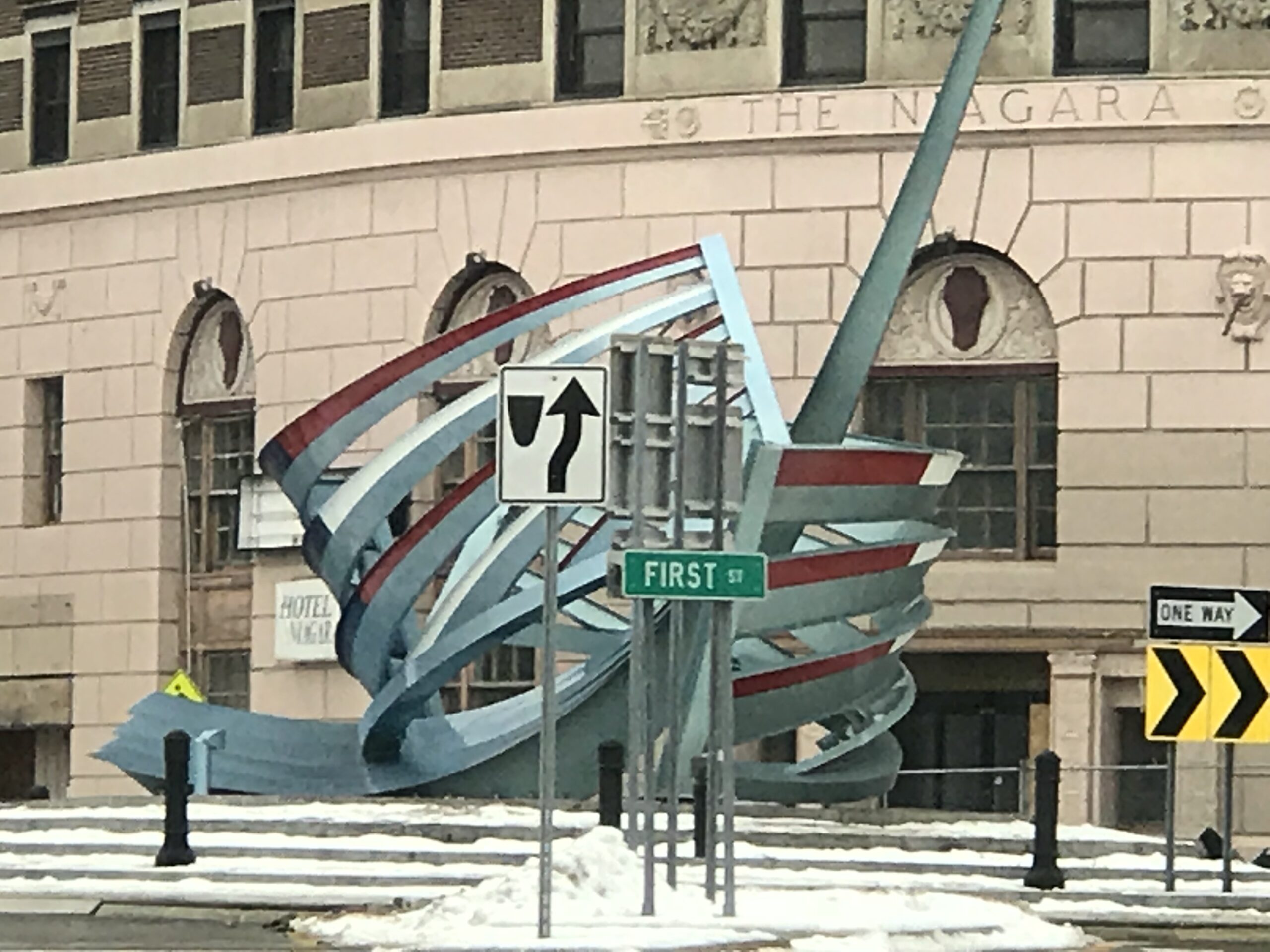 New Statue Far From a Winner