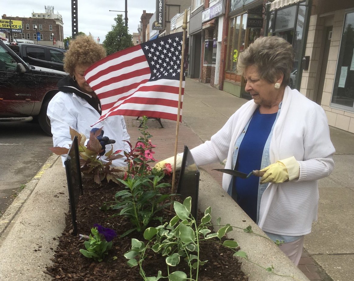 Project Pride Beautifies North Tonawanda