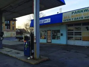 US gas station shuttered; new Seneca gas station saves 41 cents/gallon taxes.