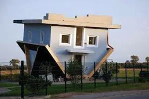 funnyhouse3