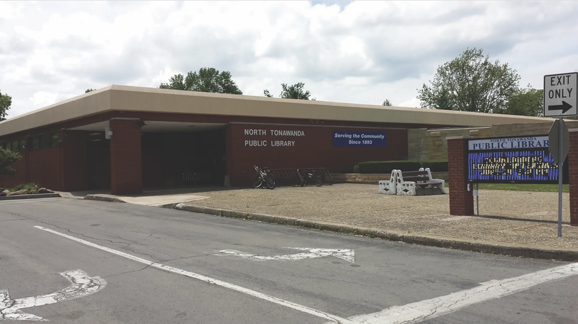 North Tonawanda Library to Hold Book Sale