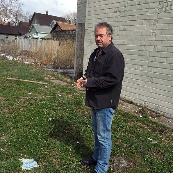 Subway Stalled on Niagara St., as City Mulls Loan Conditions