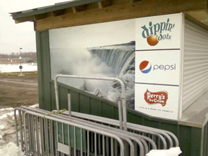 Delaware North food shanty near Top-of-the-Falls features graphic of falls—view while you chew.